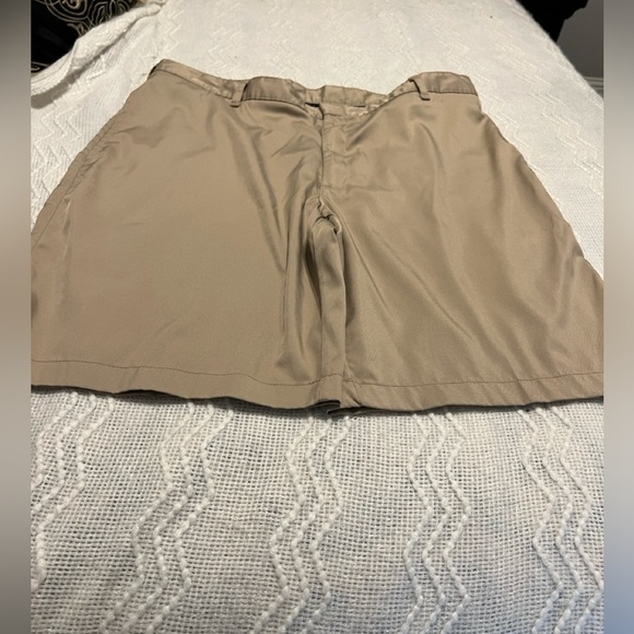 #804. Elderado Chino Golf Shorts. Beige Size 38”. - Picture 1 of 6